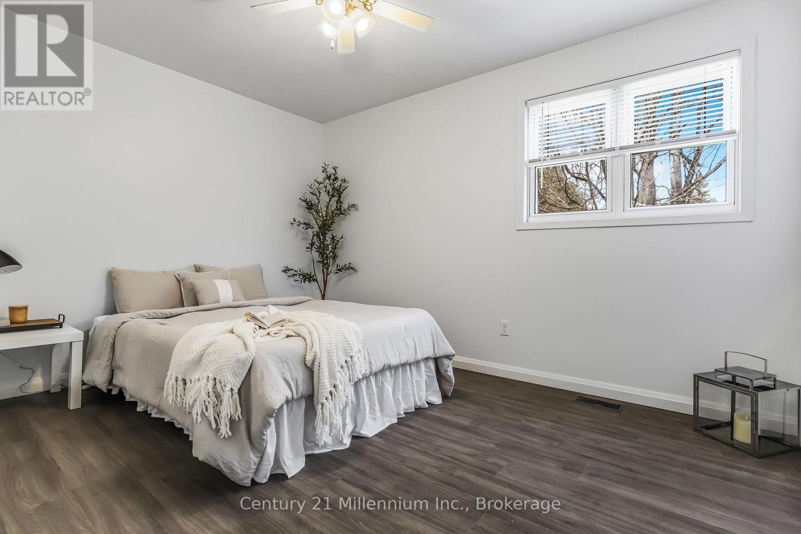 1185 Highway 6, South Bruce Peninsula, ON - Indoor Photo Showing Bedroom