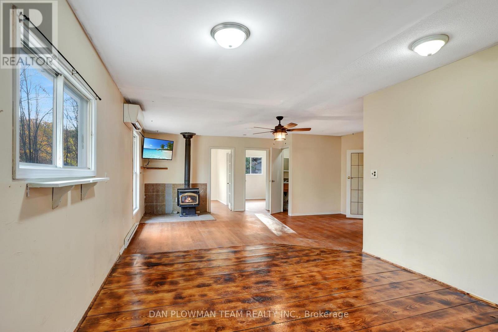 1919 Irondale Road, Highlands East, ON - Indoor Photo Showing Other Room