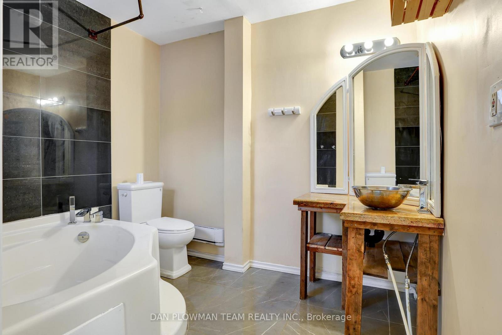 1919 Irondale Road, Highlands East, ON - Indoor Photo Showing Bathroom