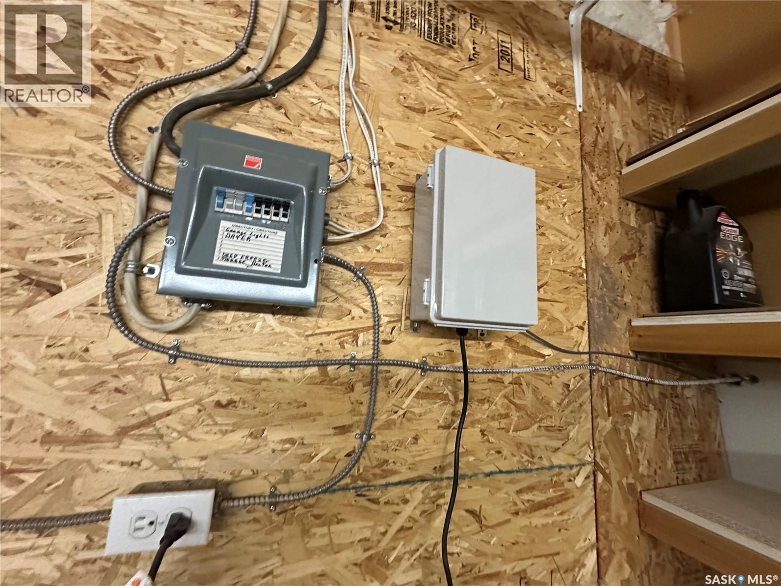 801 5Th Avenue, Whitewood, SK - Indoor