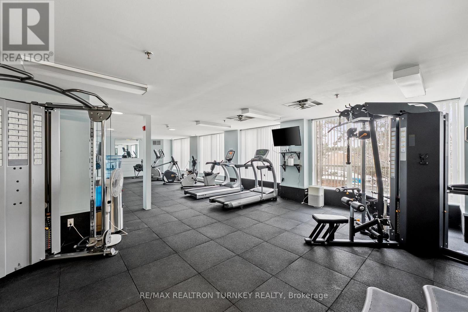 114 - 14924 Yonge Street, Aurora, ON - Indoor Photo Showing Gym Room