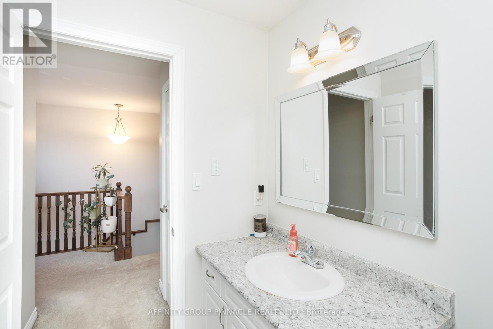 11 Moynes Court, Kawartha Lakes (Lindsay), ON - Indoor Photo Showing Bathroom