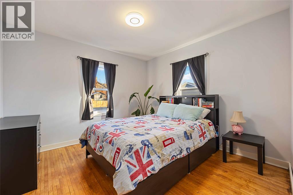 561 Mclaren Avenue, Sarnia, ON - Indoor Photo Showing Bedroom