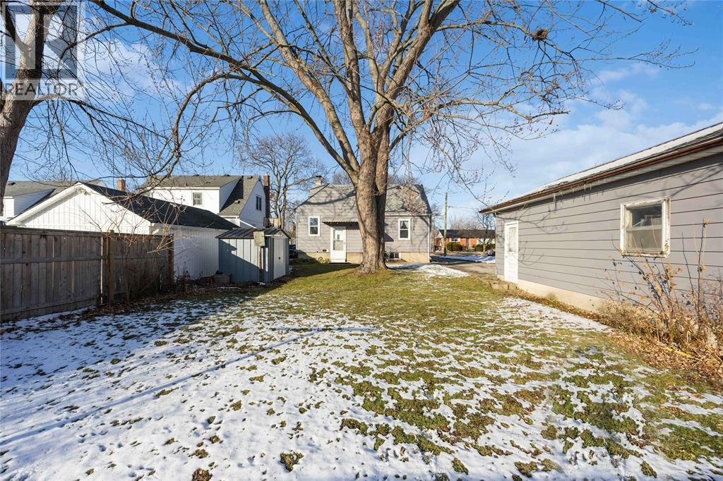 561 Mclaren Avenue, Sarnia, ON - Outdoor