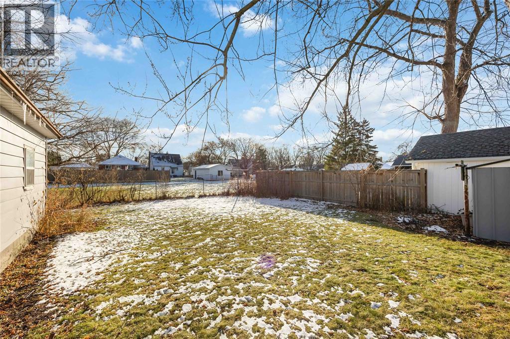 561 Mclaren Avenue, Sarnia, ON - Outdoor