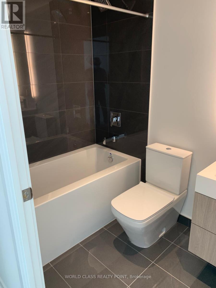 2712 - 1 Yorkville Avenue, Toronto, ON - Indoor Photo Showing Bathroom
