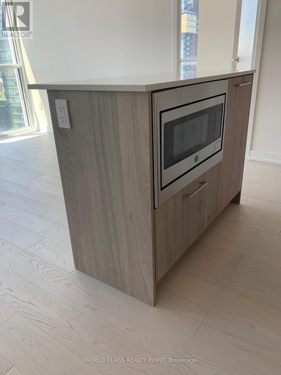 2712 - 1 Yorkville Avenue, Toronto, ON - Indoor