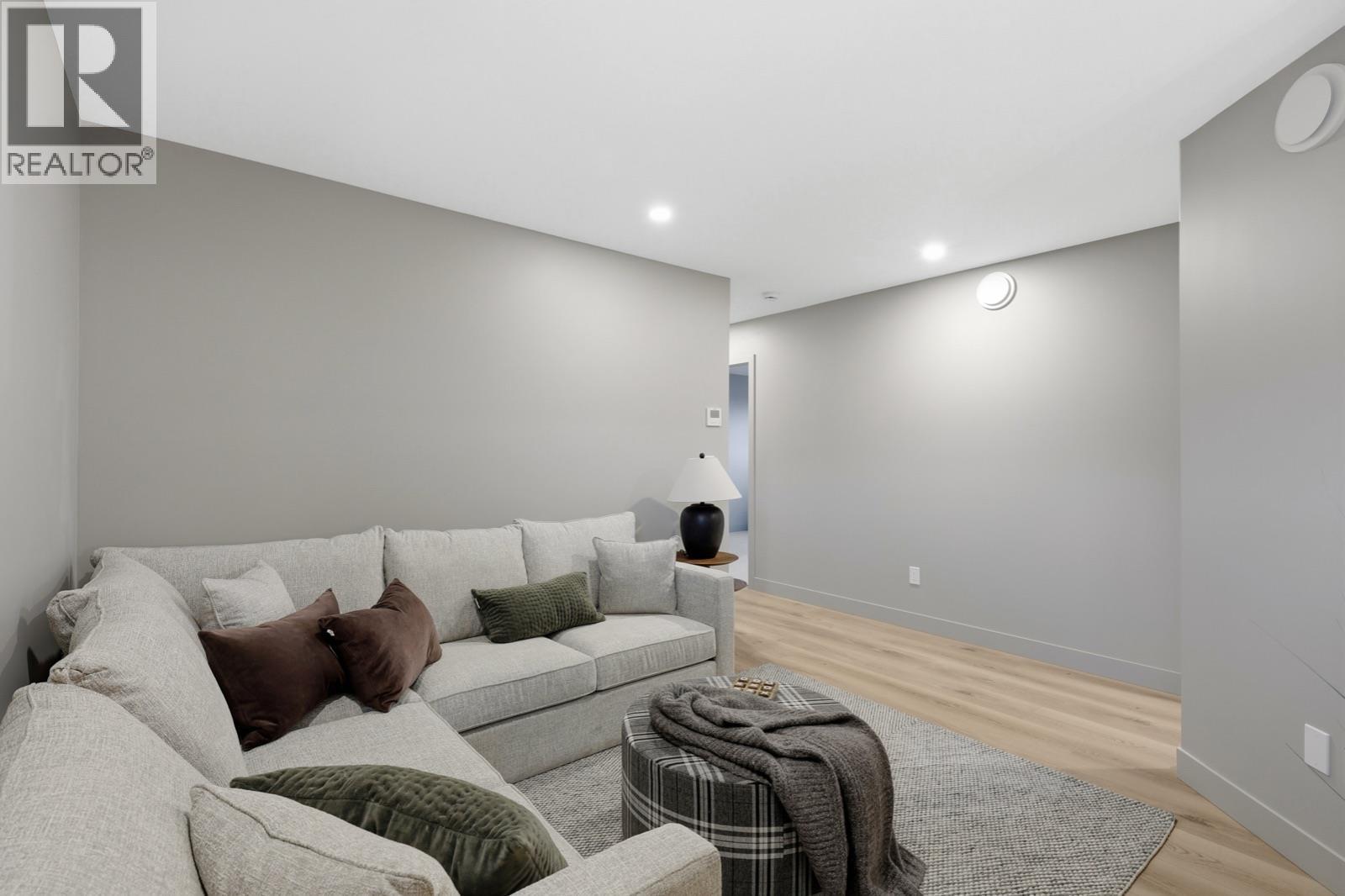 614 Cowan Street, Kamloops, BC - Indoor