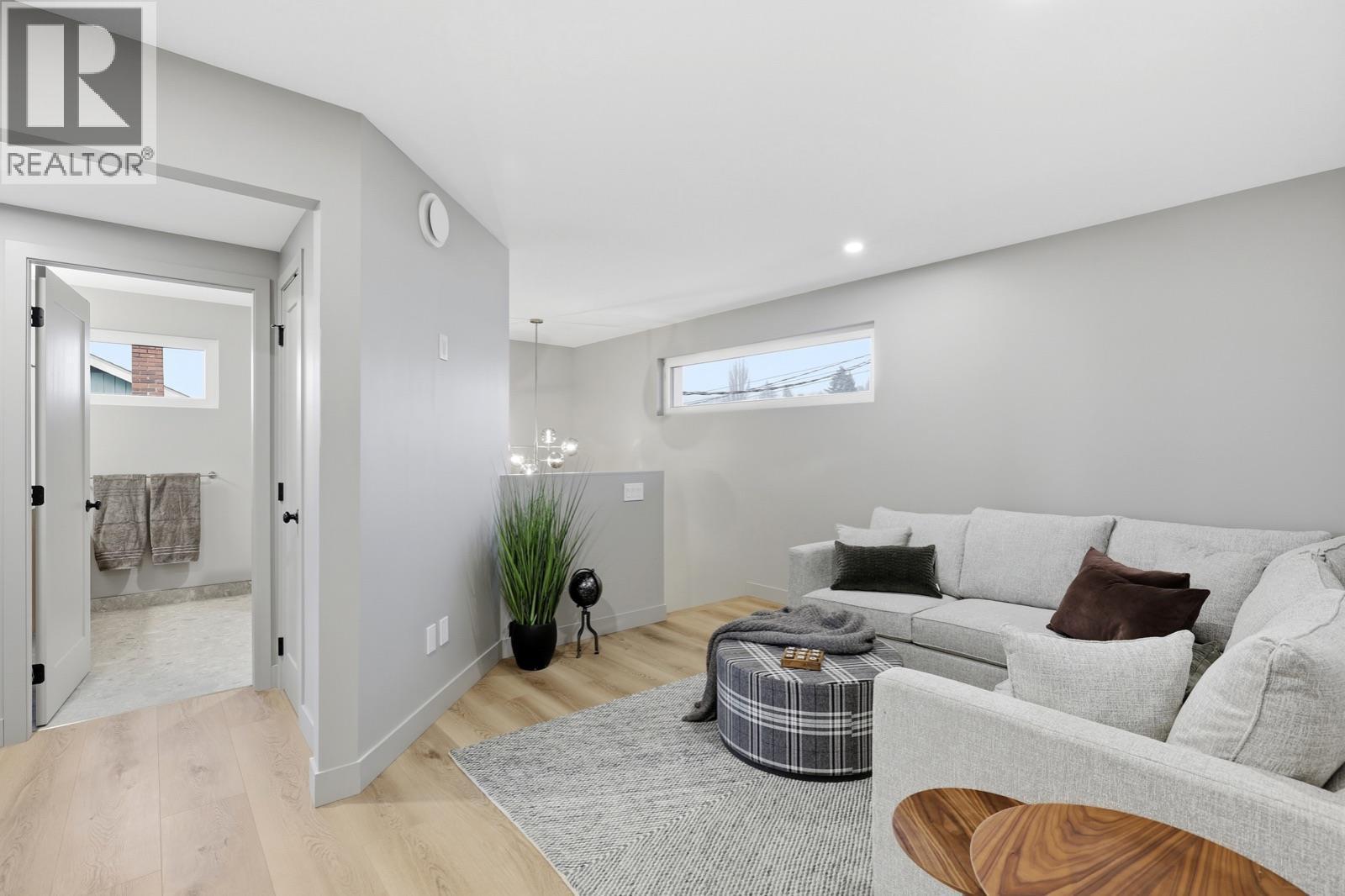 614 Cowan Street, Kamloops, BC - Indoor