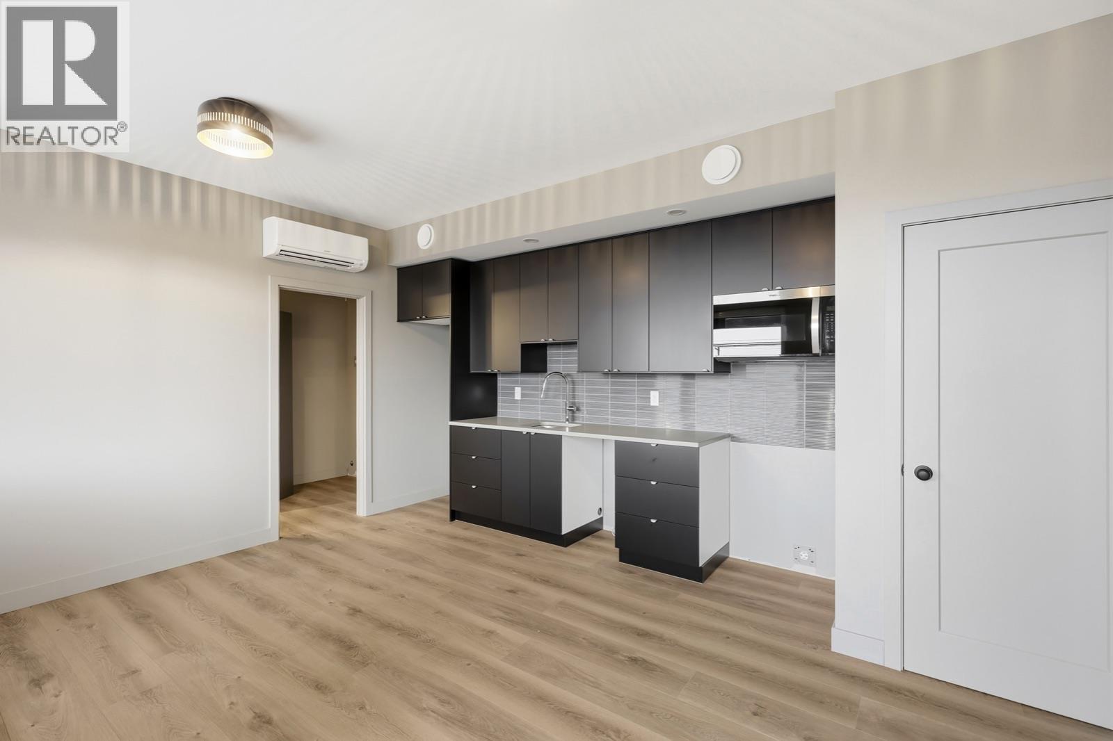 614 Cowan Street, Kamloops, BC - Indoor Photo Showing Kitchen