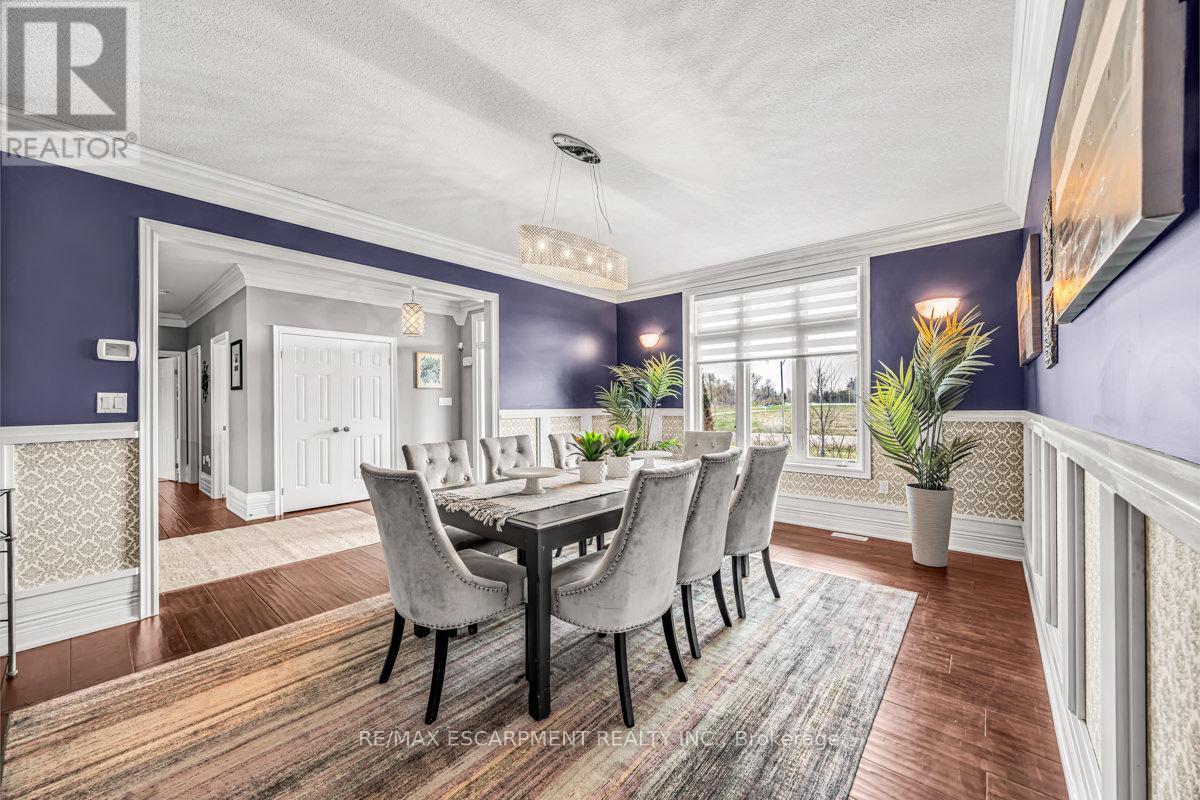 20 Chesswood Trail, Hamilton, ON - Indoor Photo Showing Dining Room