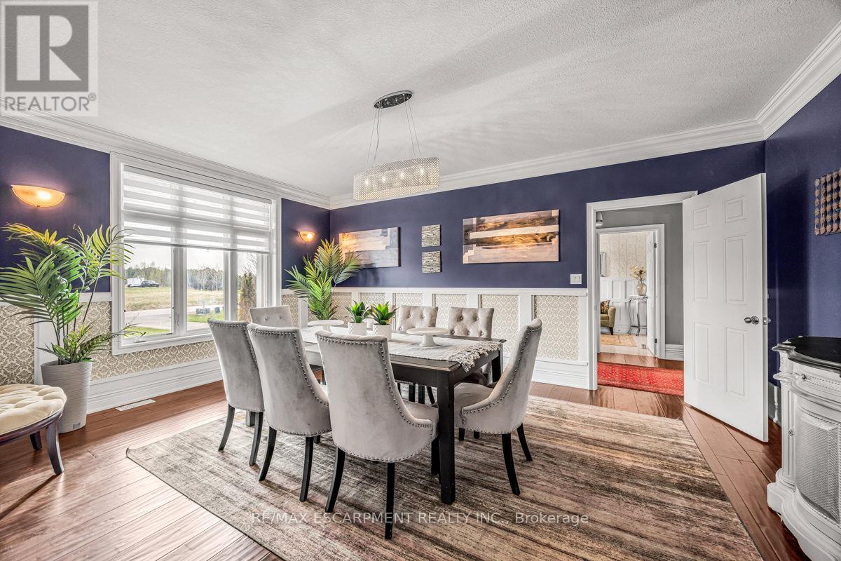 20 Chesswood Trail, Hamilton, ON - Indoor Photo Showing Dining Room