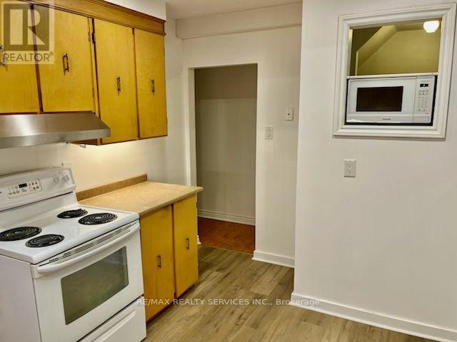 2 - 100 George Henry Boulevard, Toronto, ON - Indoor Photo Showing Kitchen