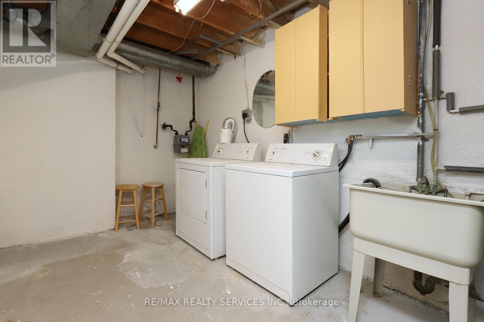 2 - 100 George Henry Boulevard, Toronto, ON - Indoor Photo Showing Laundry Room