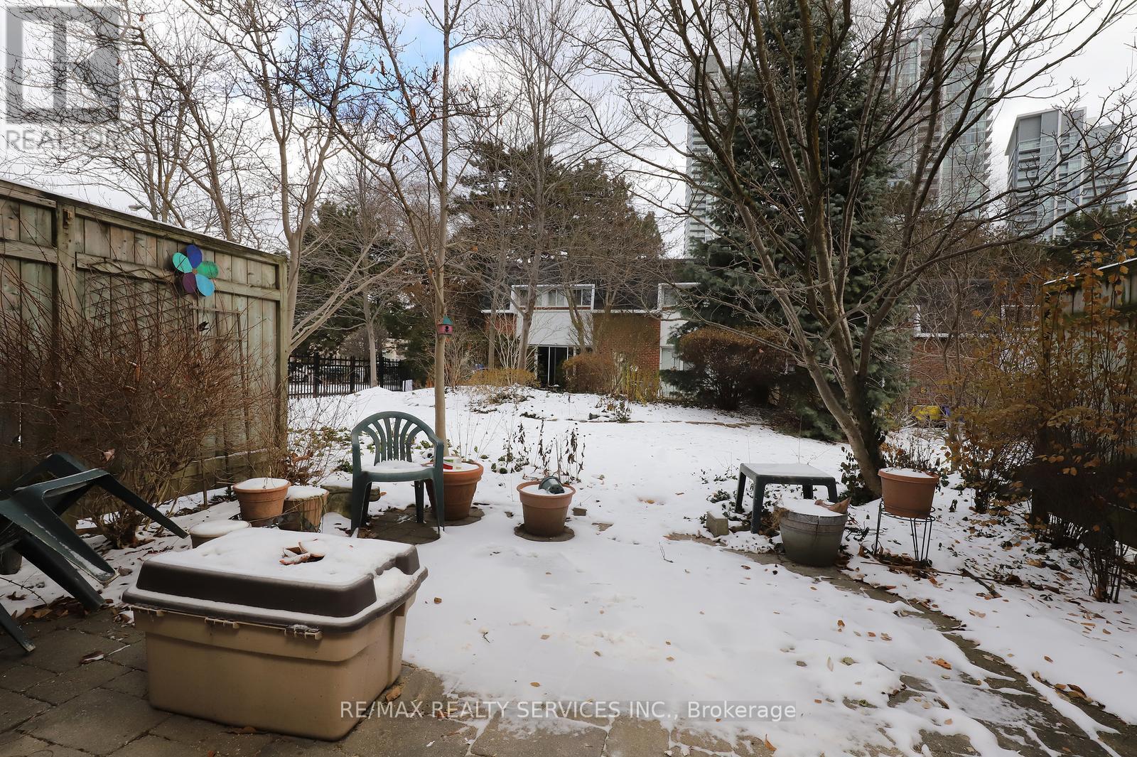 2 - 100 George Henry Boulevard, Toronto, ON - Outdoor