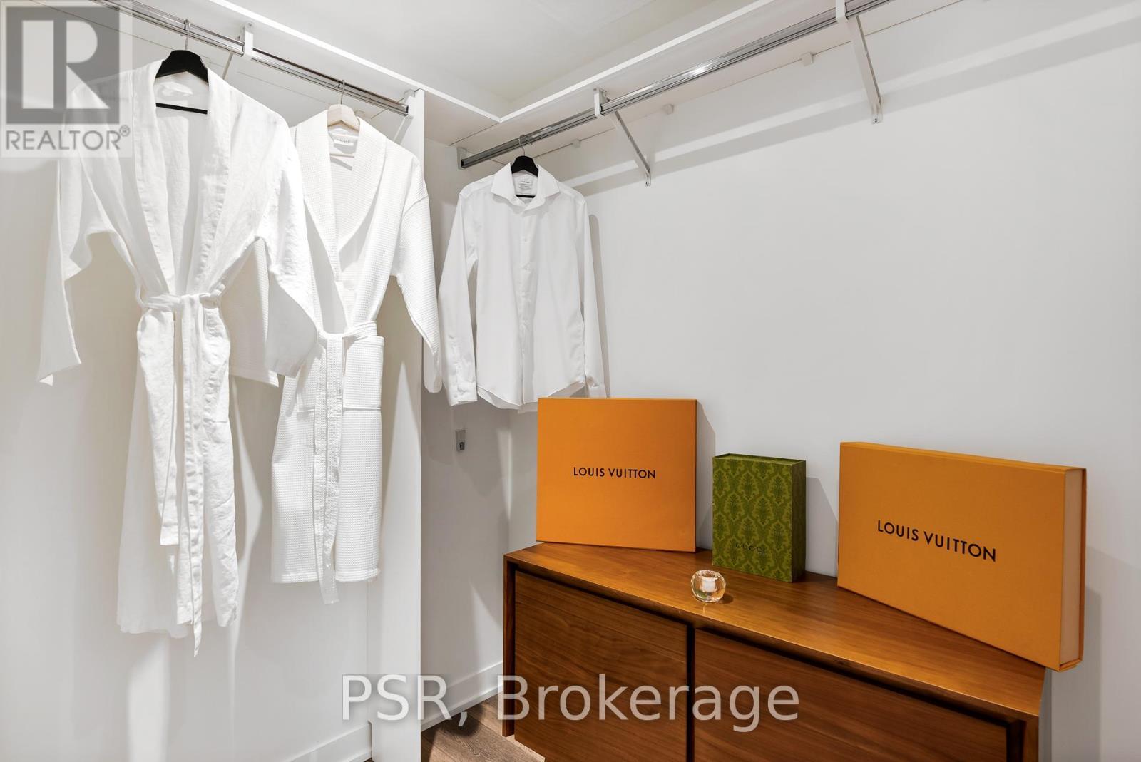 1206 - 2 St Thomas Street, Toronto, ON - Indoor With Storage