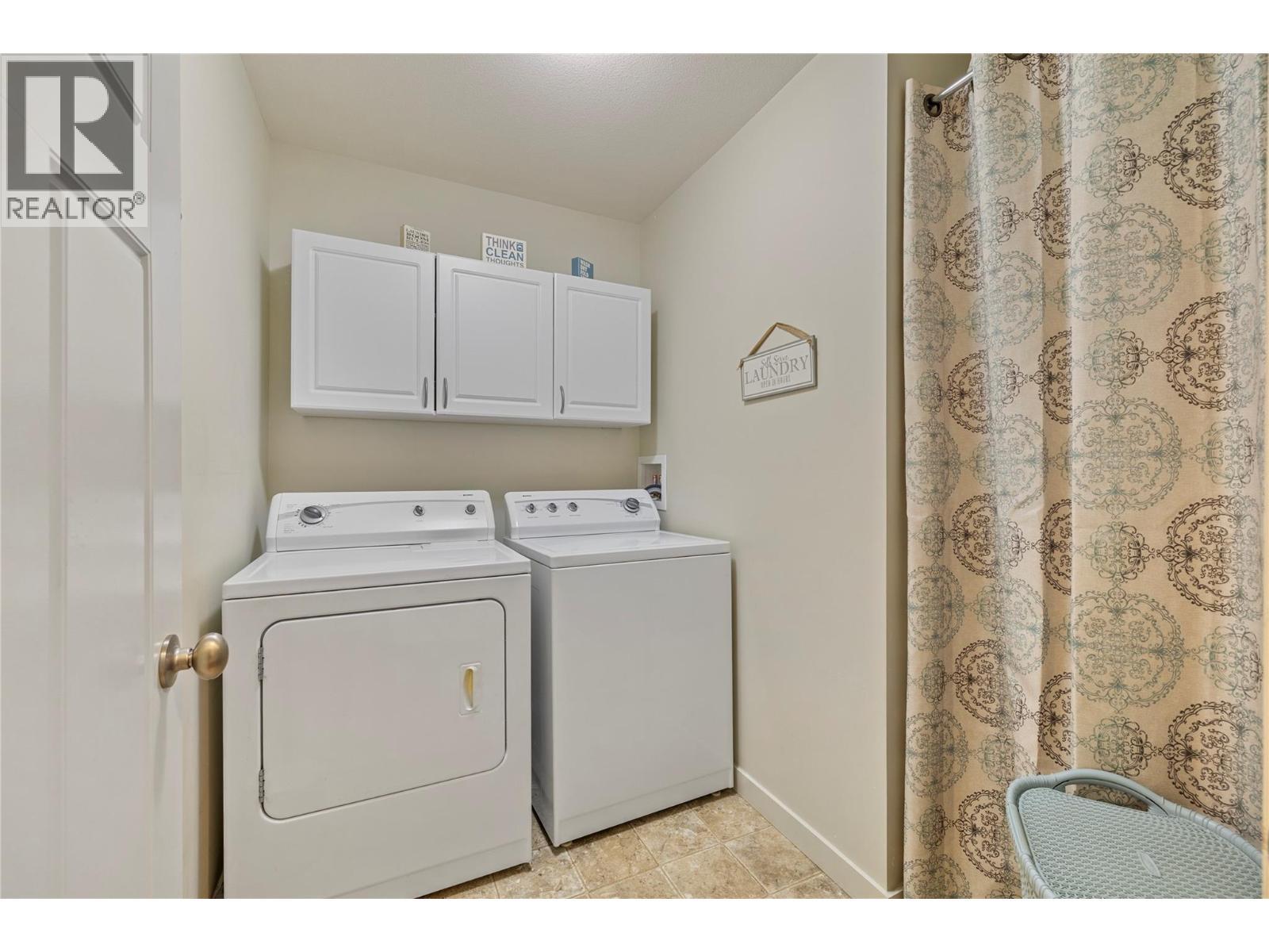 5451 South Perimeter Way, Kelowna, BC - Indoor Photo Showing Laundry Room