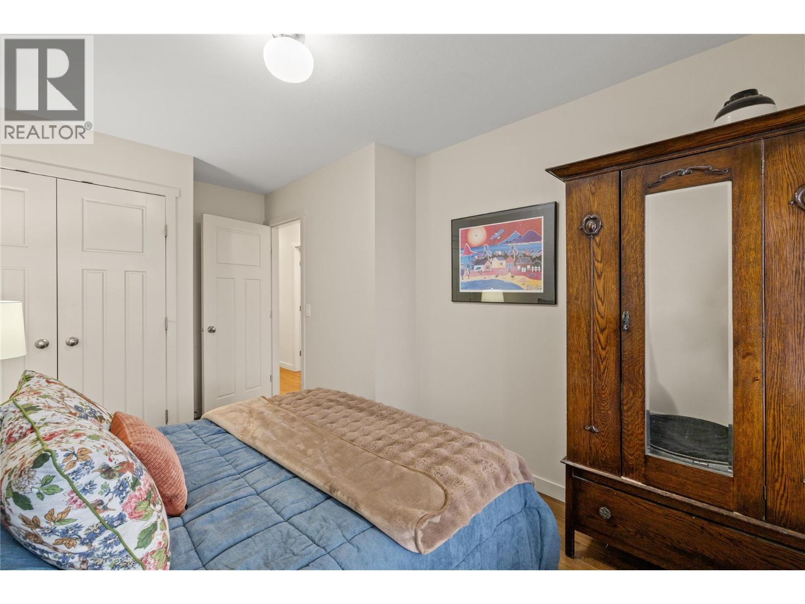 5451 South Perimeter Way, Kelowna, BC - Indoor Photo Showing Bedroom