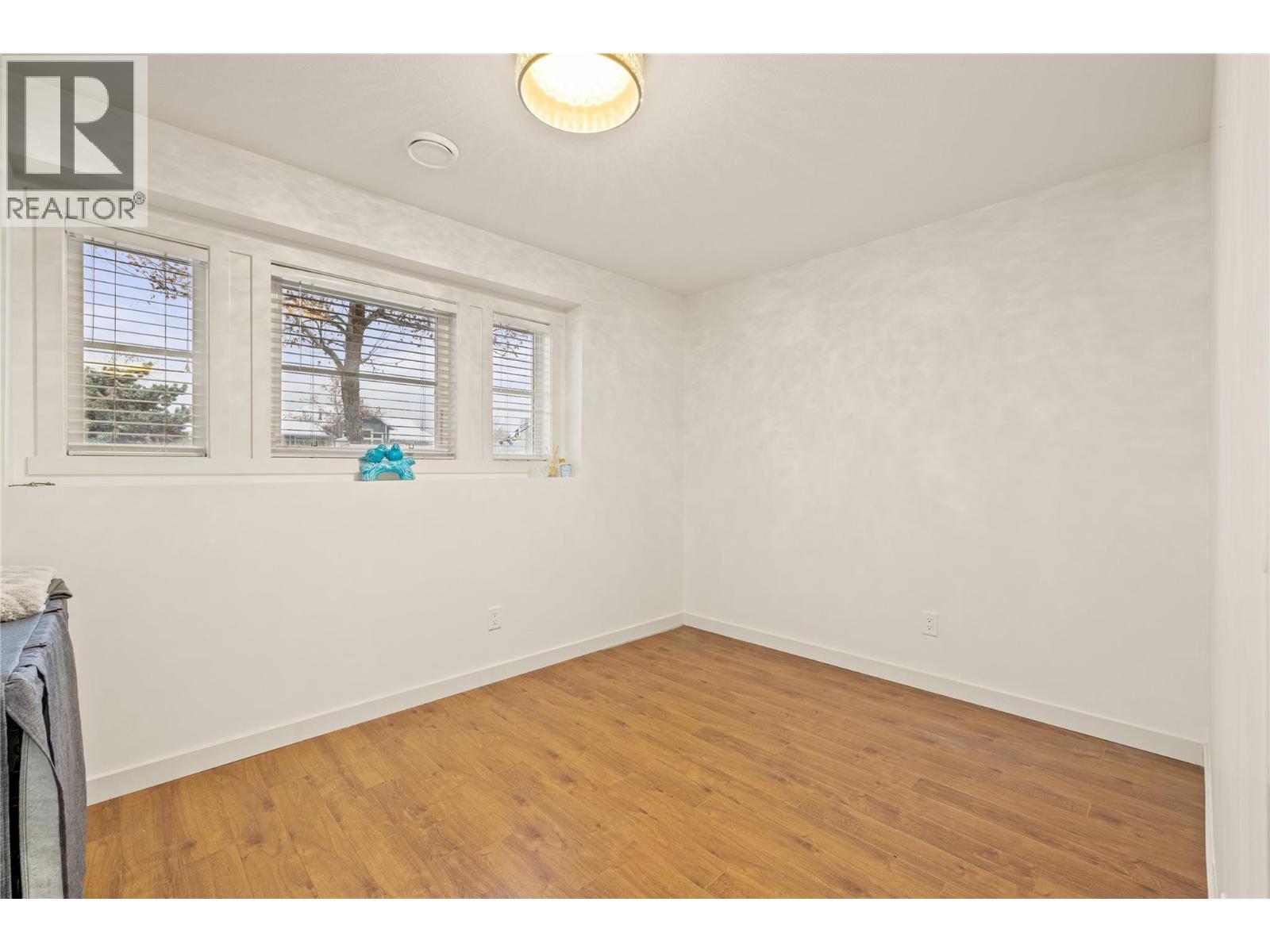 5451 South Perimeter Way, Kelowna, BC - Indoor Photo Showing Other Room