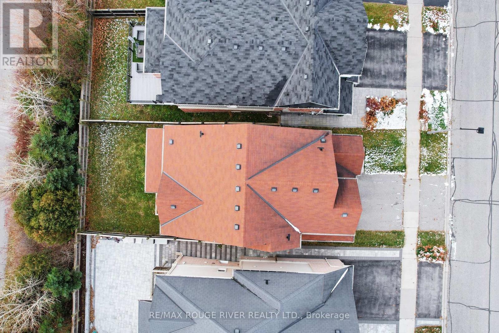 15 Adanac Drive, Whitby, ON - Outdoor