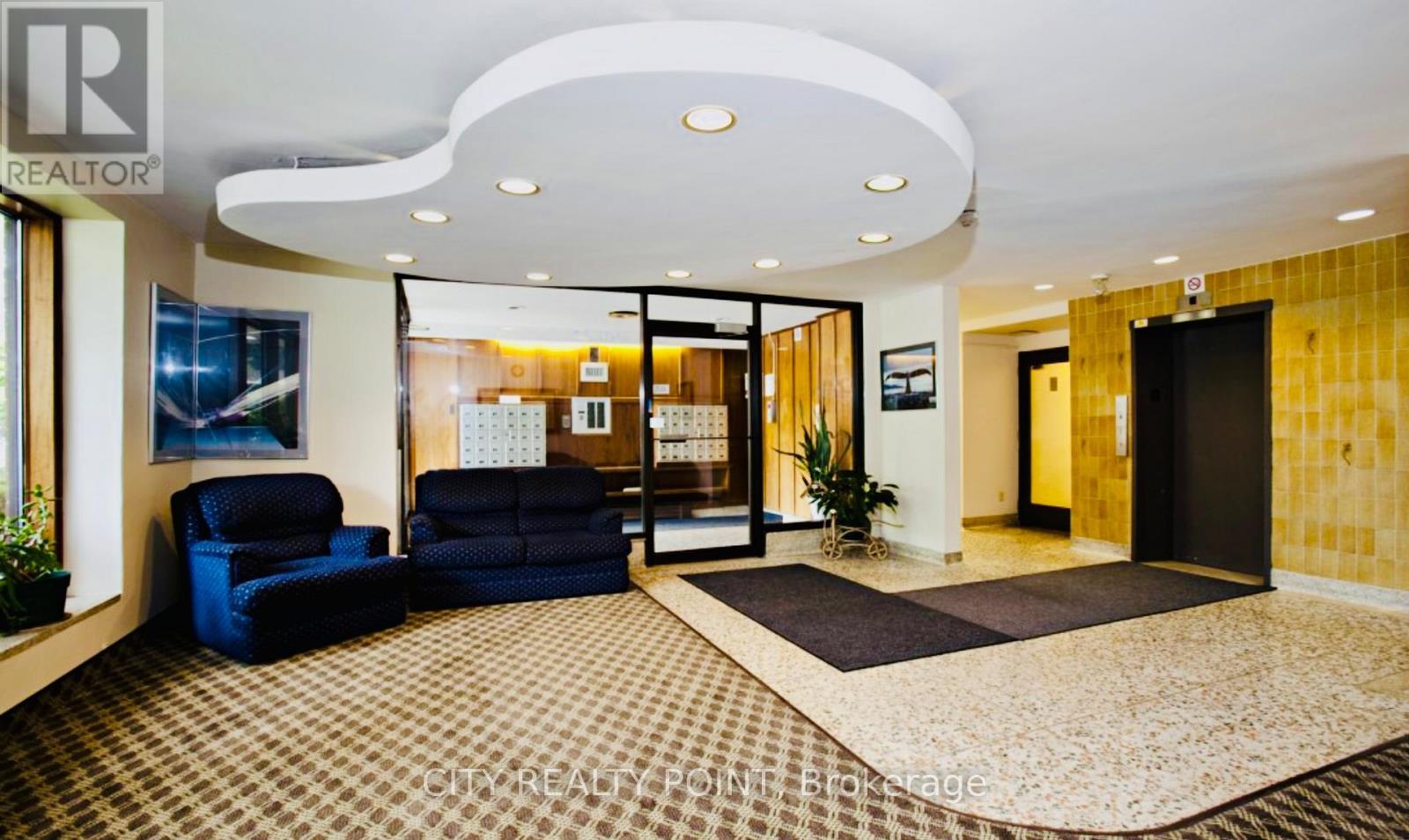 510 - 2 Grandstand Place, Toronto, ON - Indoor Photo Showing Other Room