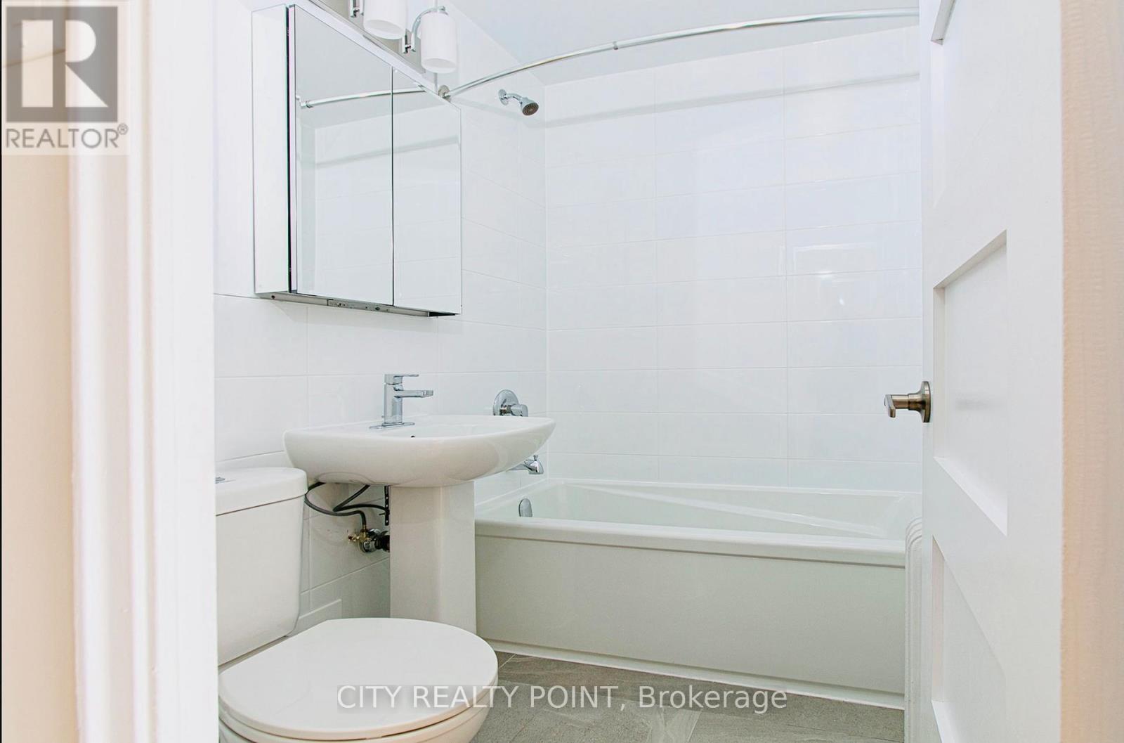 510 - 2 Grandstand Place, Toronto, ON - Indoor Photo Showing Bathroom