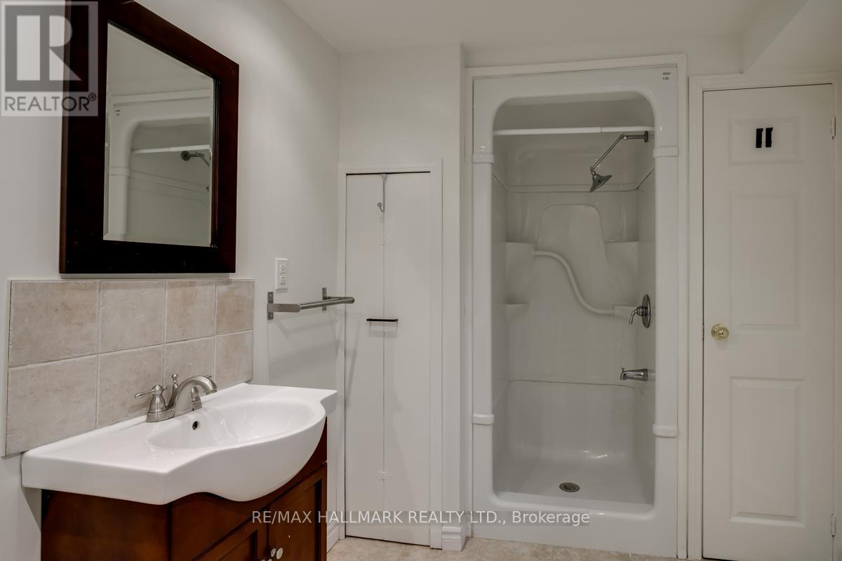 Bsmt - 5 Penzance Drive, Toronto, ON - Indoor Photo Showing Bathroom