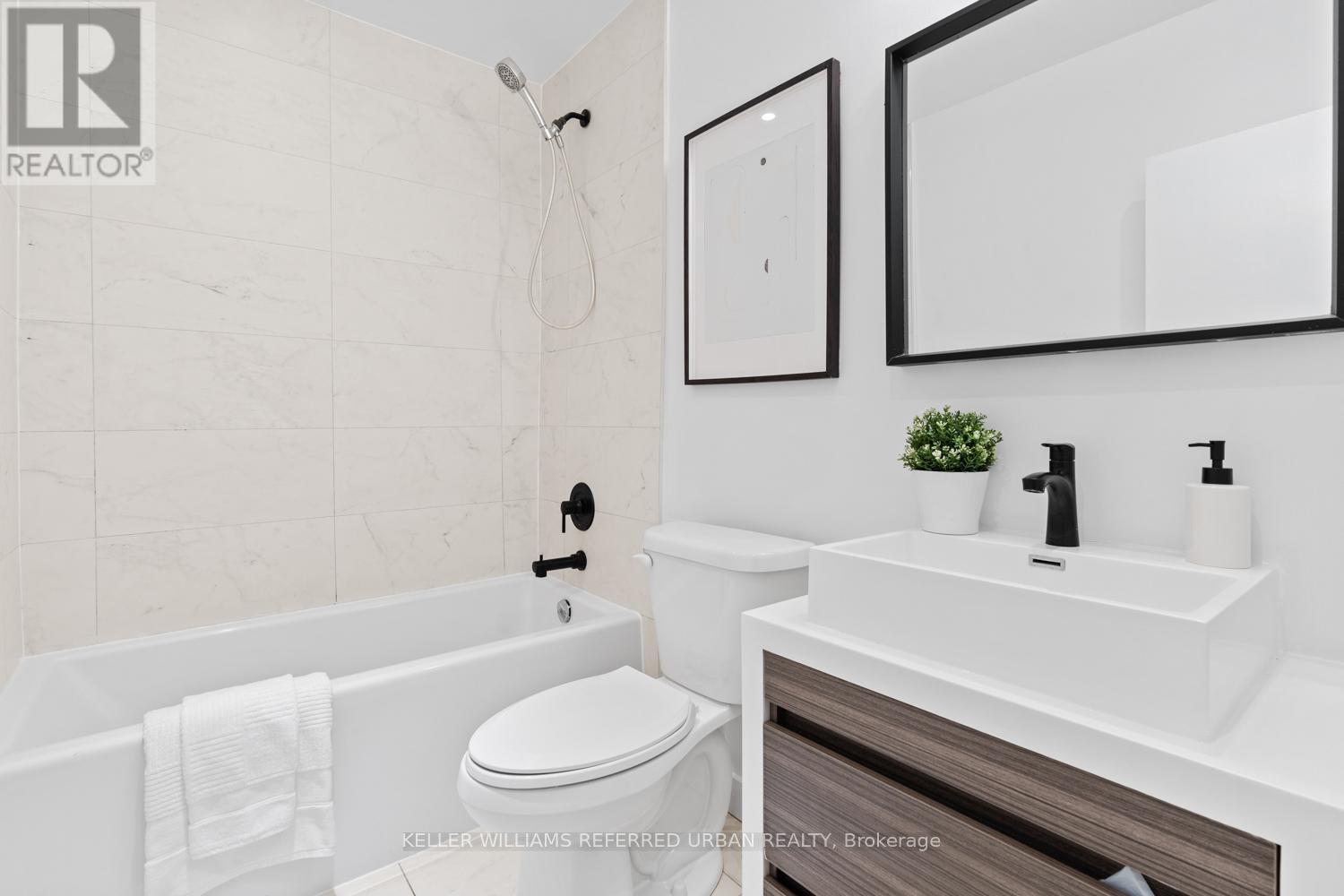 73 Trinnell Boulevard, Toronto, ON - Indoor Photo Showing Bathroom