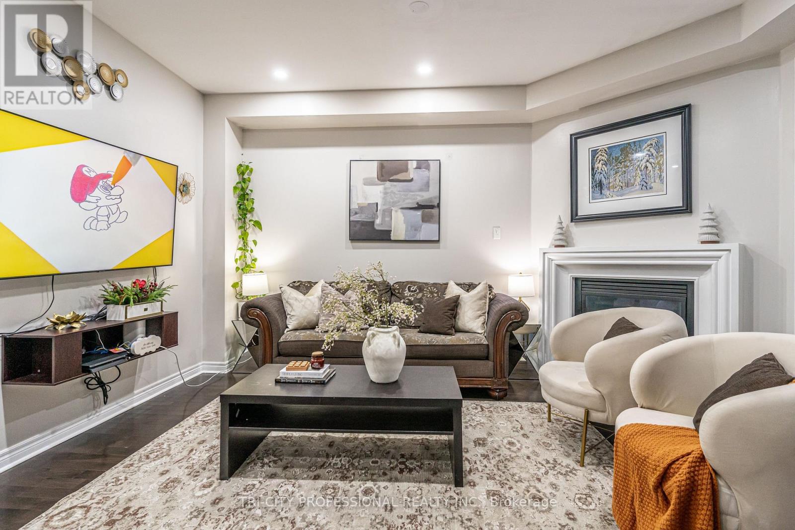 17 Sleightholme Crescent, Brampton, ON - Indoor Photo Showing Living Room With Fireplace