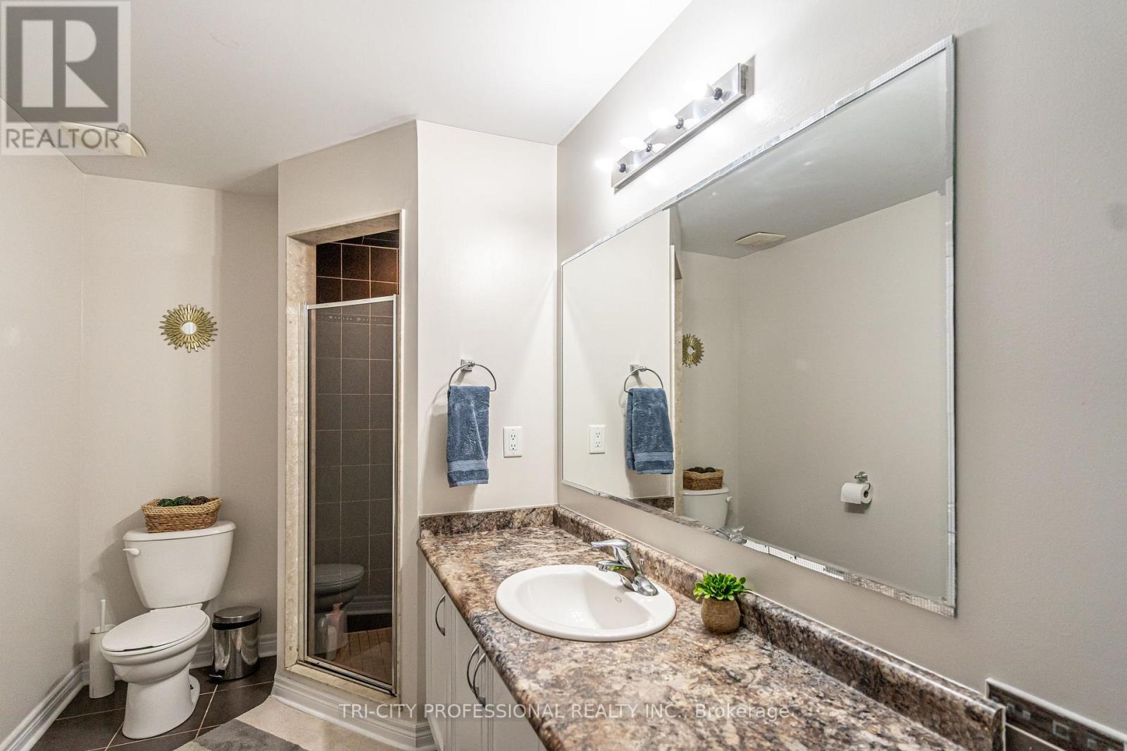 17 Sleightholme Crescent, Brampton, ON - Indoor Photo Showing Bathroom