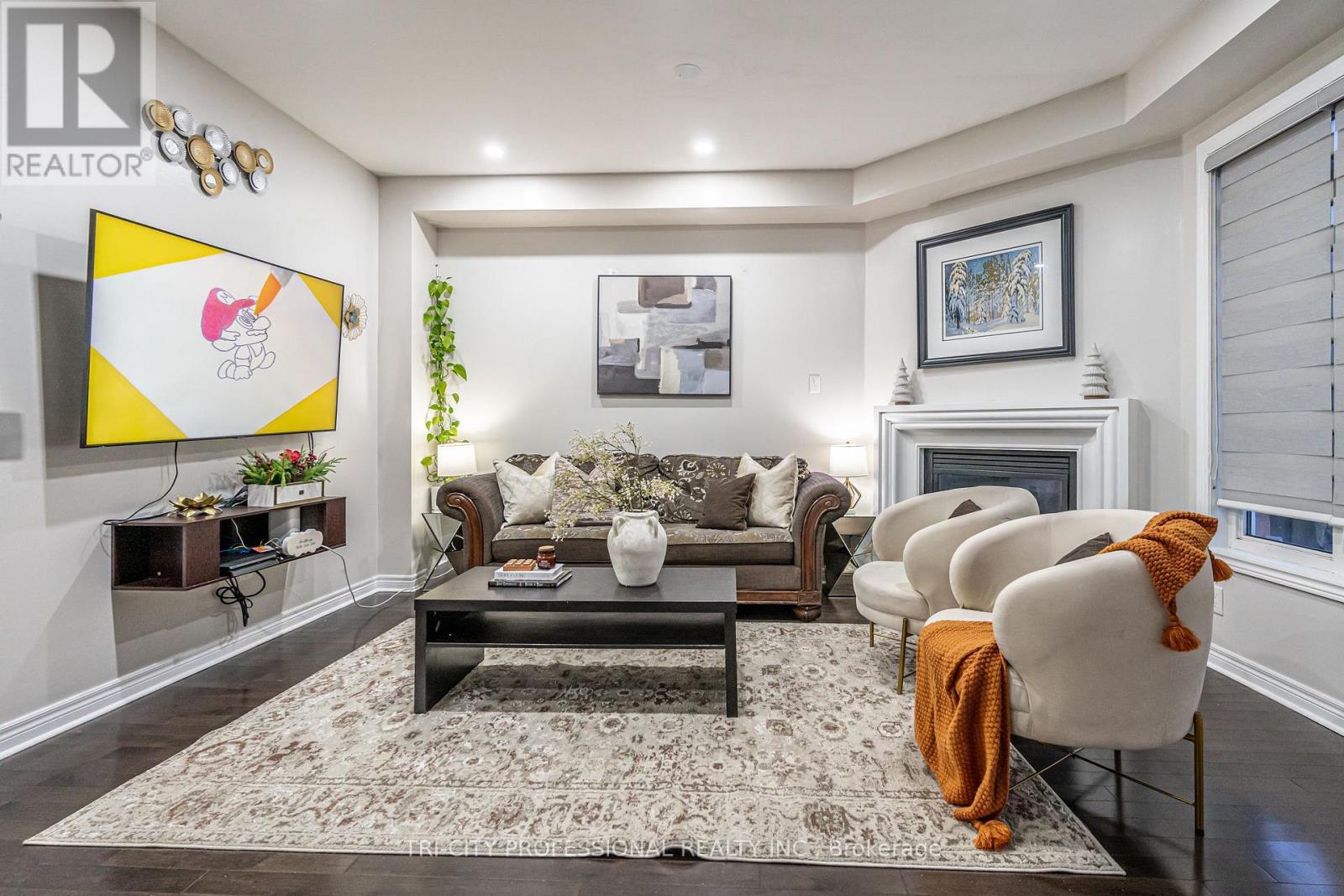 17 Sleightholme Crescent, Brampton, ON - Indoor Photo Showing Living Room With Fireplace