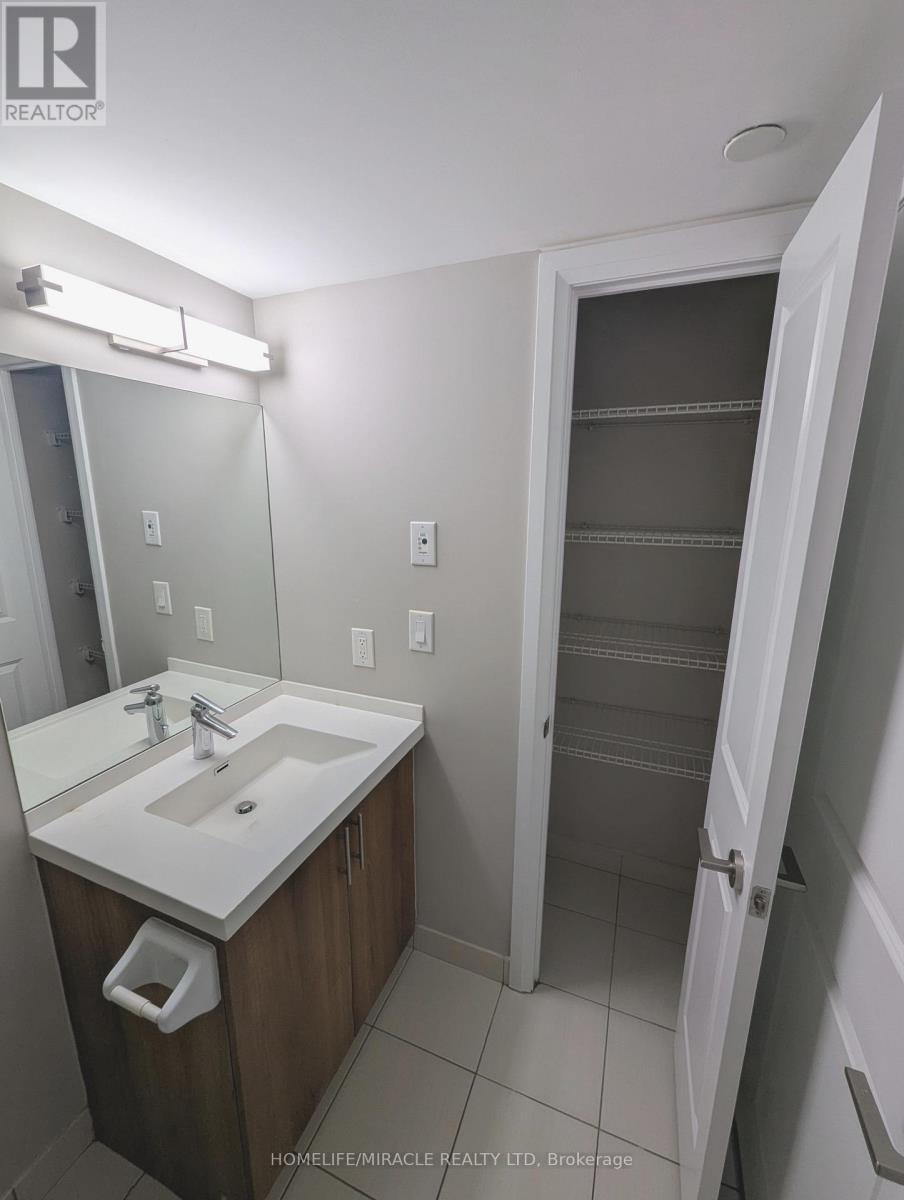 1226 - 2 Eva Road, Toronto, ON - Indoor Photo Showing Bathroom