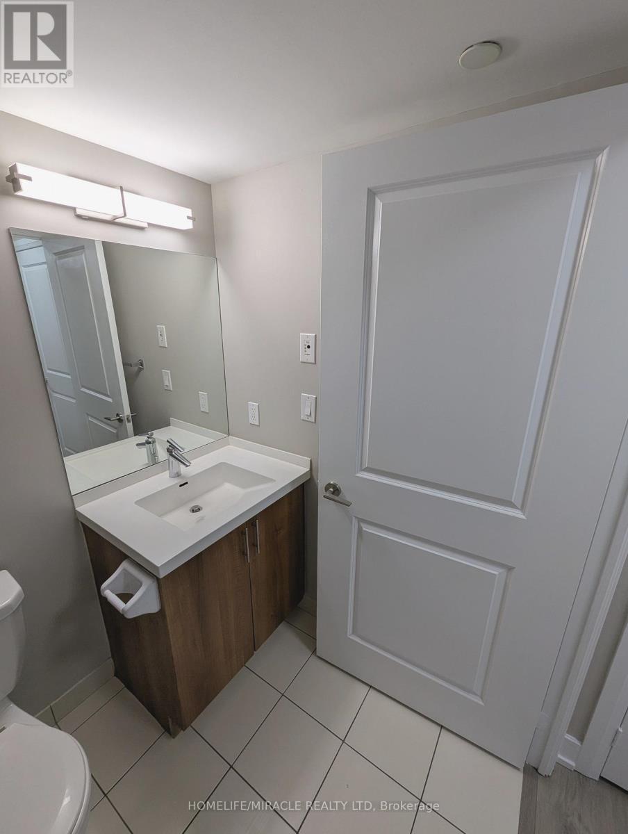 1226 - 2 Eva Road, Toronto, ON - Indoor Photo Showing Bathroom
