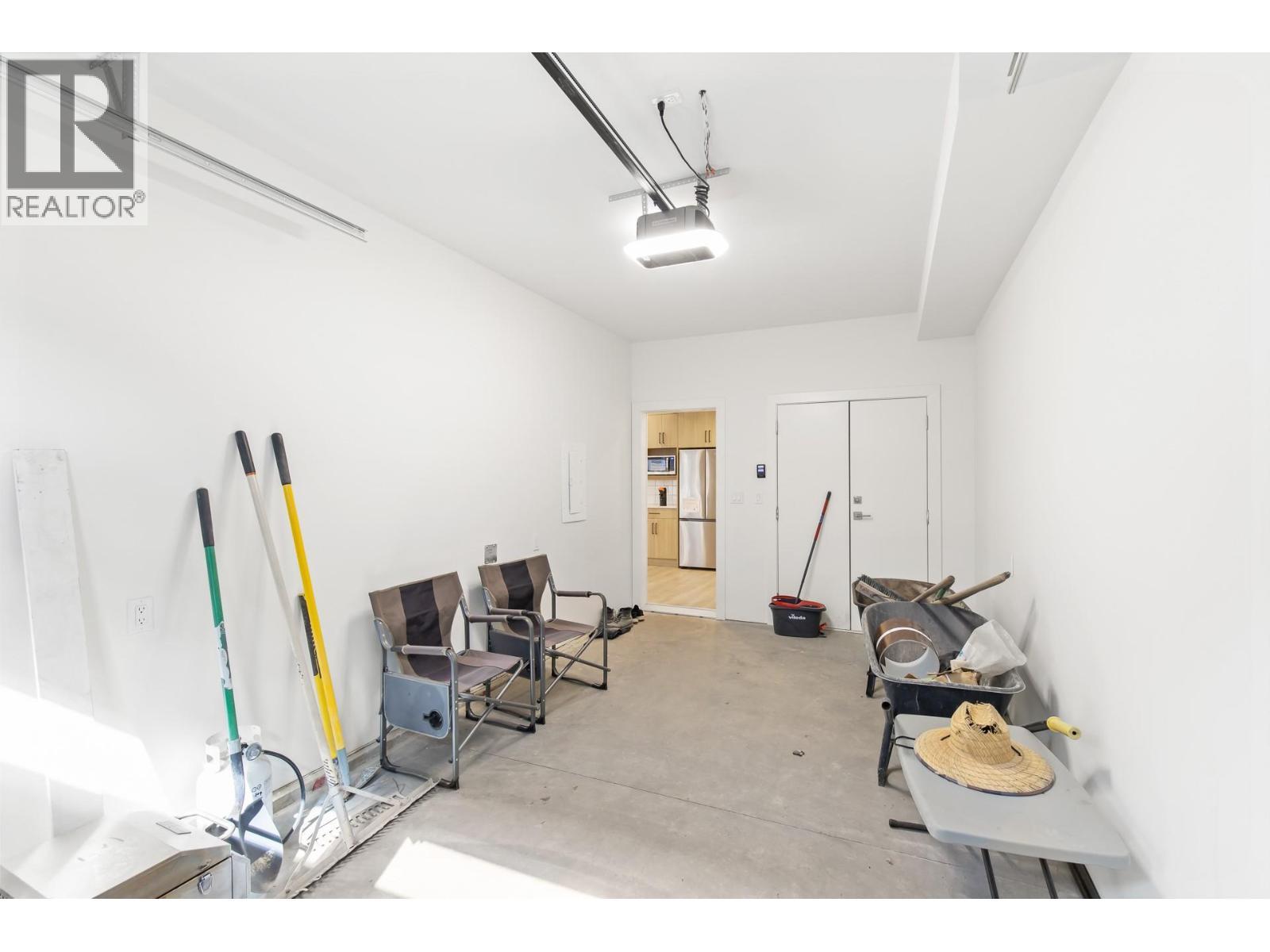 280 Nickel Road, Kelowna, BC - Indoor