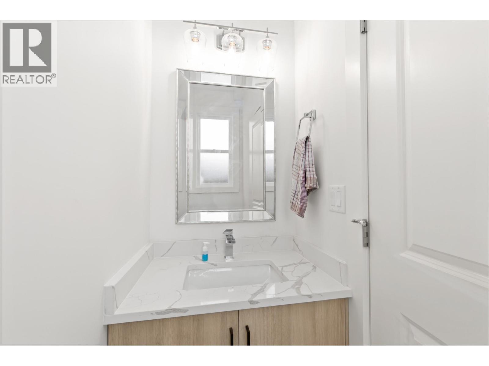 280 Nickel Road, Kelowna, BC - Indoor Photo Showing Bathroom