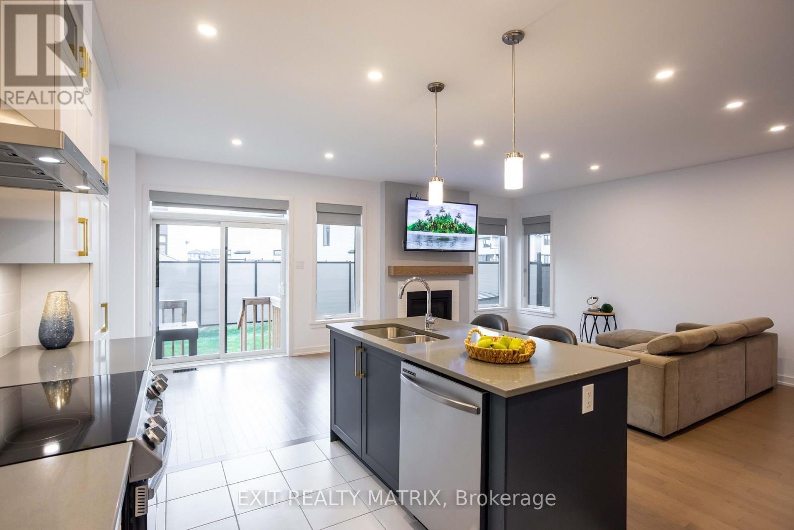 6487 Renaud Road, Ottawa, ON - Indoor Photo Showing Other Room