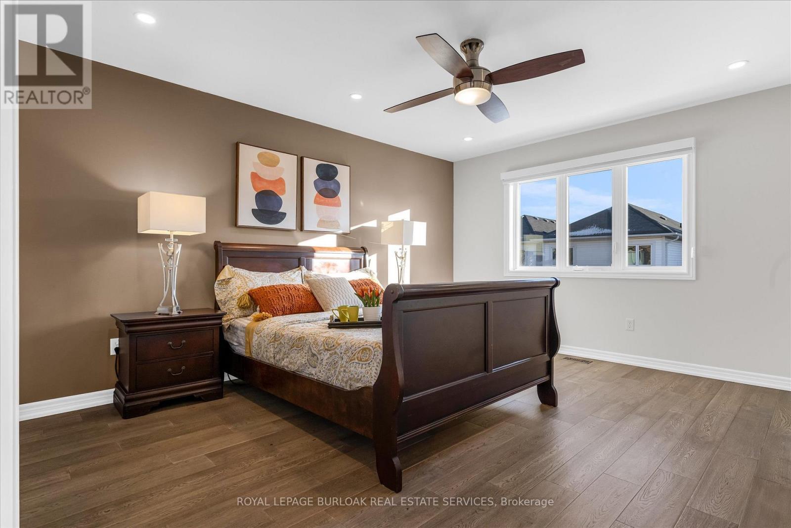 4838 Columbus Drive, Burlington, ON - Indoor Photo Showing Bedroom
