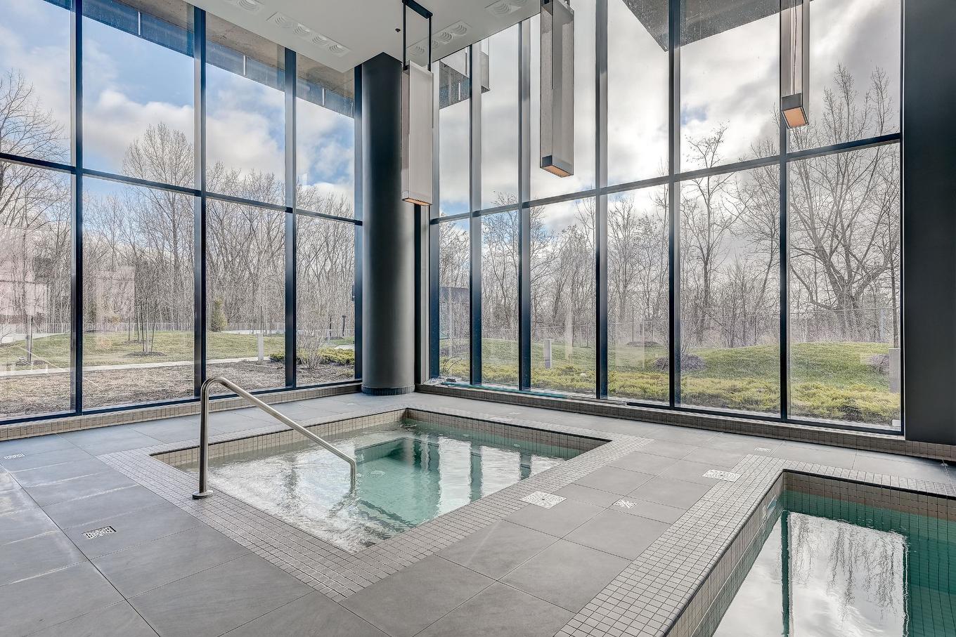 Spa - 2706-1000 Rue André-Prévost, Montréal (Verdun/Île-Des-Soeurs), QC - Indoor Photo Showing Other Room With In Ground Pool