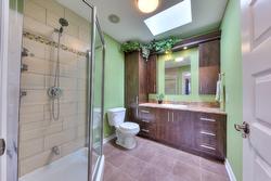 Salle de bains attenante à la CCP -