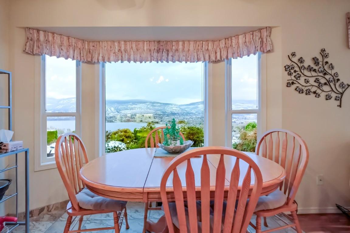459 Ridge Place, Penticton, BC - Indoor Photo Showing Dining Room