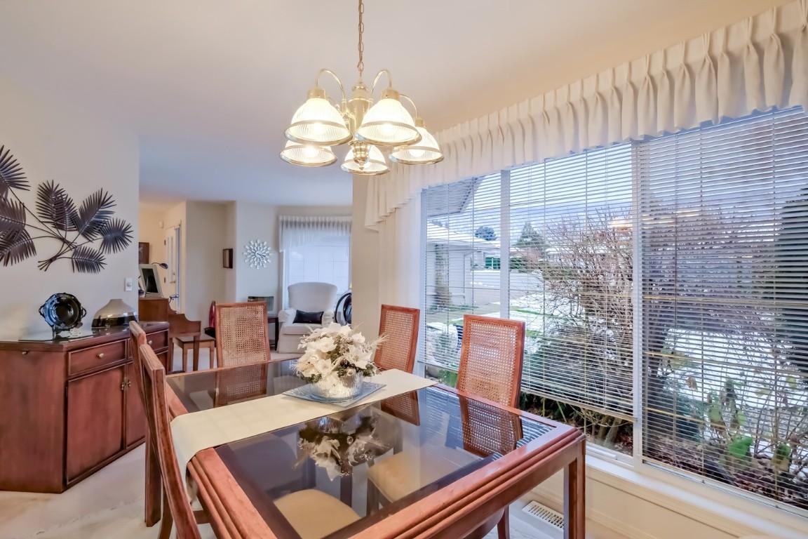 459 Ridge Place, Penticton, BC - Indoor Photo Showing Dining Room