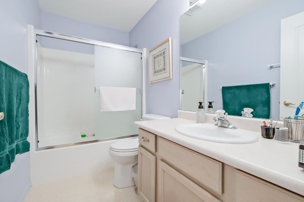459 Ridge Place, Penticton, BC - Indoor Photo Showing Bathroom