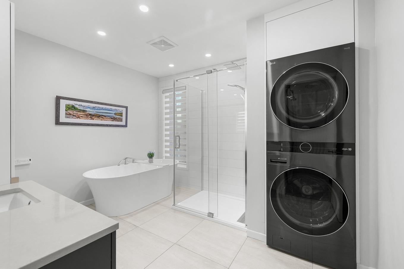 Bathroom - 1161 Rue Tremblay, Lévis (Les Chutes-De-La-Chaudière-Ouest), QC - Indoor Photo Showing Laundry Room
