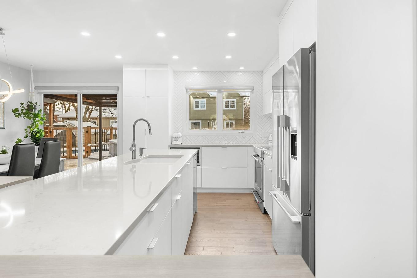 Kitchen - 1161 Rue Tremblay, Lévis (Les Chutes-De-La-Chaudière-Ouest), QC - Indoor Photo Showing Kitchen With Upgraded Kitchen