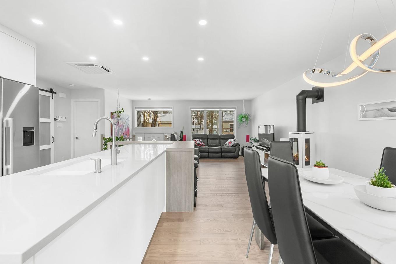 Kitchen - 1161 Rue Tremblay, Lévis (Les Chutes-De-La-Chaudière-Ouest), QC - Indoor Photo Showing Other Room