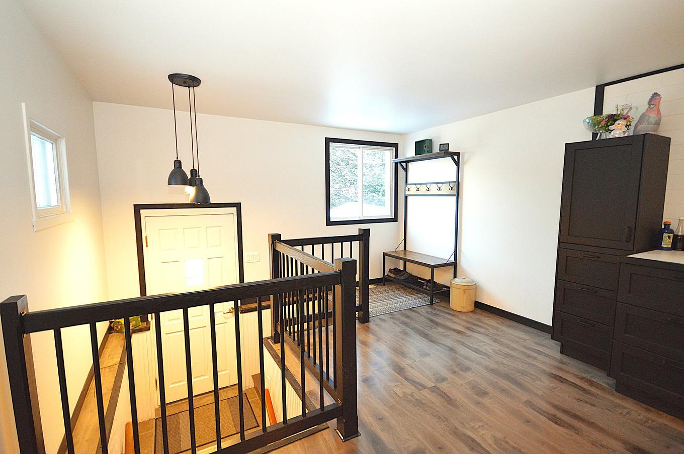 Vue d'ensemble - 591 Rue King, Mont-Blanc, QC - Indoor Photo Showing Other Room