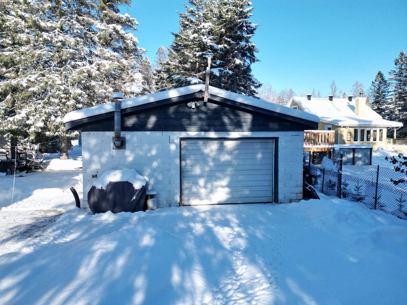 Garage - 591 Rue King, Mont-Blanc, QC - Outdoor