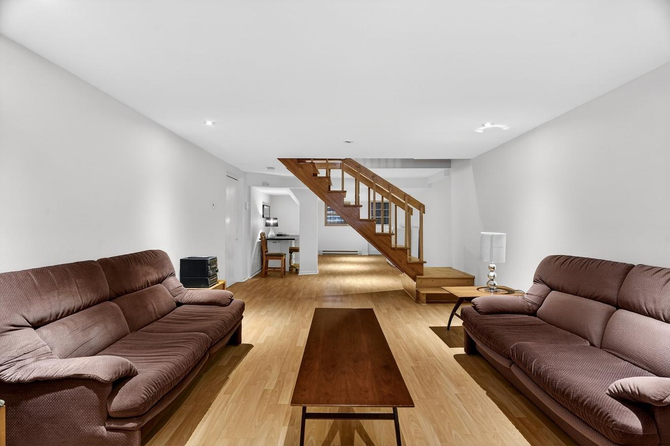 Salle familiale - 3215 - 3217 Av. Laurier E., Montréal (Rosemont/La Petite-Patrie), QC - Indoor Photo Showing Living Room