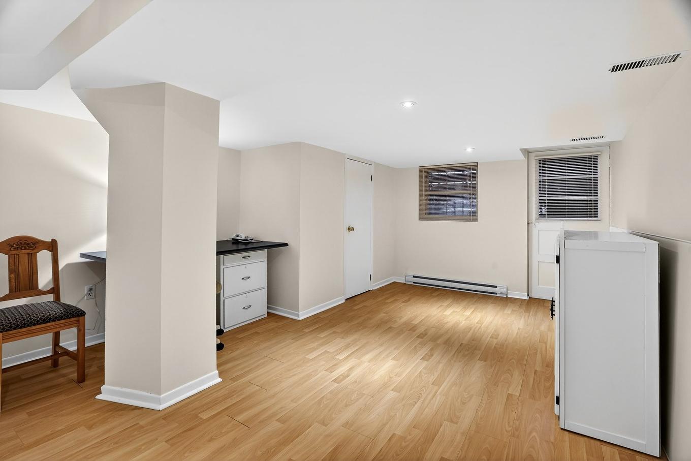 Salle familiale - 3215 - 3217 Av. Laurier E., Montréal (Rosemont/La Petite-Patrie), QC - Indoor Photo Showing Other Room