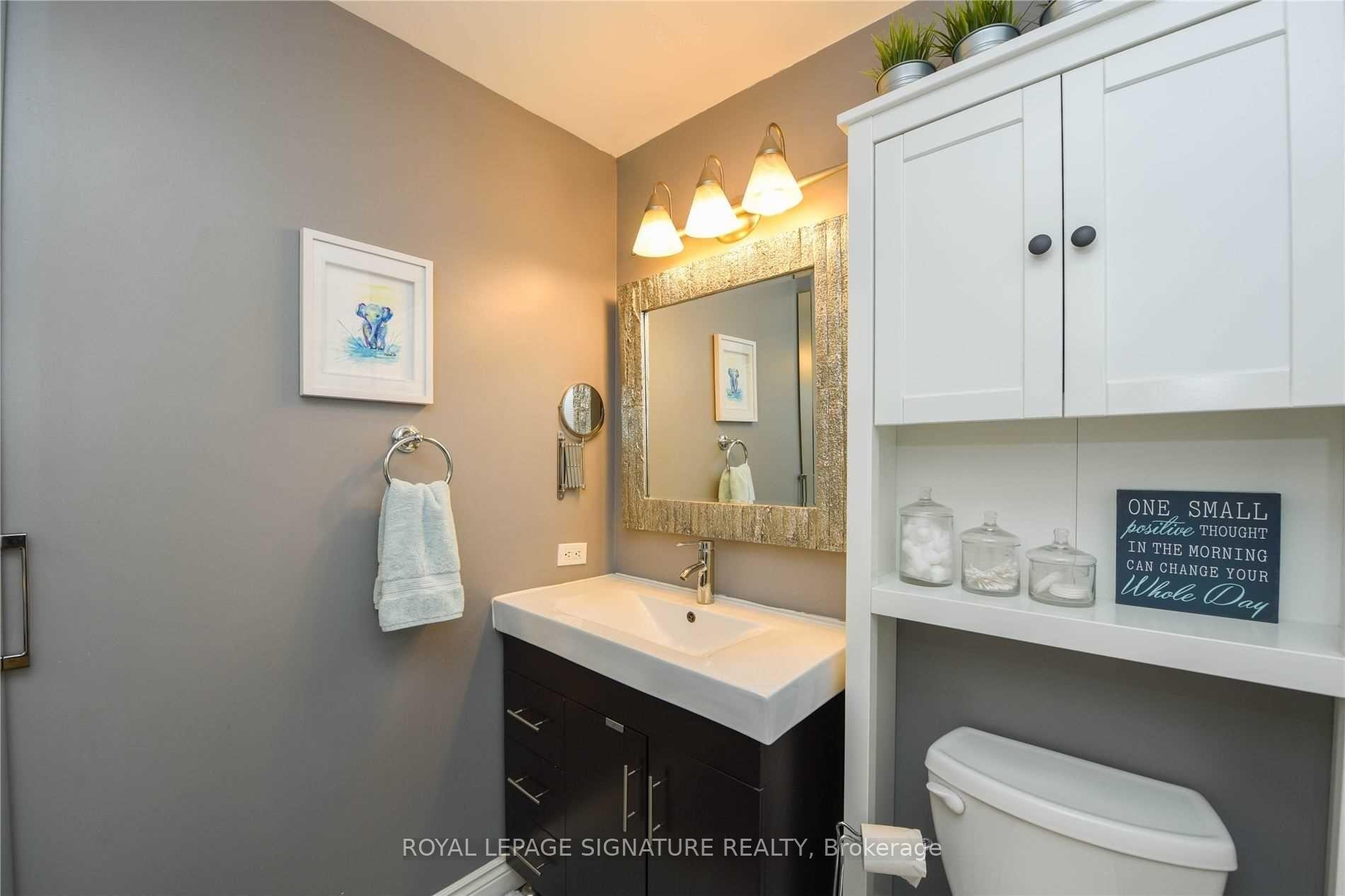 304-225 Webb Drive, Mississauga, ON - Indoor Photo Showing Bathroom